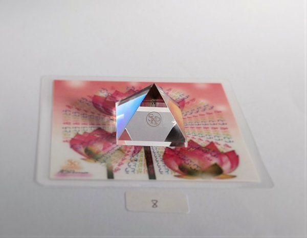 画像1: 【蓮とありがとうコースター２枚プレゼント】AAA水晶ピラミッド11-8 (1)