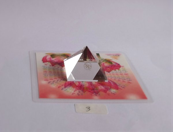 画像1: 【蓮とありがとうコースター２枚プレゼント】AA水晶ピラミッド11-3 (1)